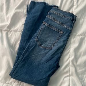 FOREVER 21 dark wash straight leg jeans
